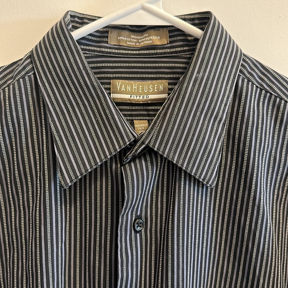 Van Heusen Fitted Striped Blue Black Button Down Shirt Size L Wrinkle Free